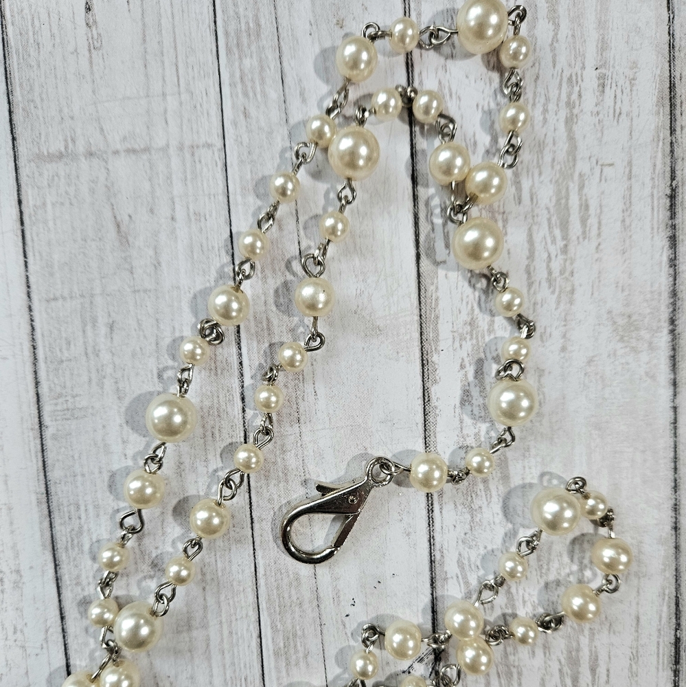 Pearl Style Beads & Silver Tone Lanyard Necklace EUC